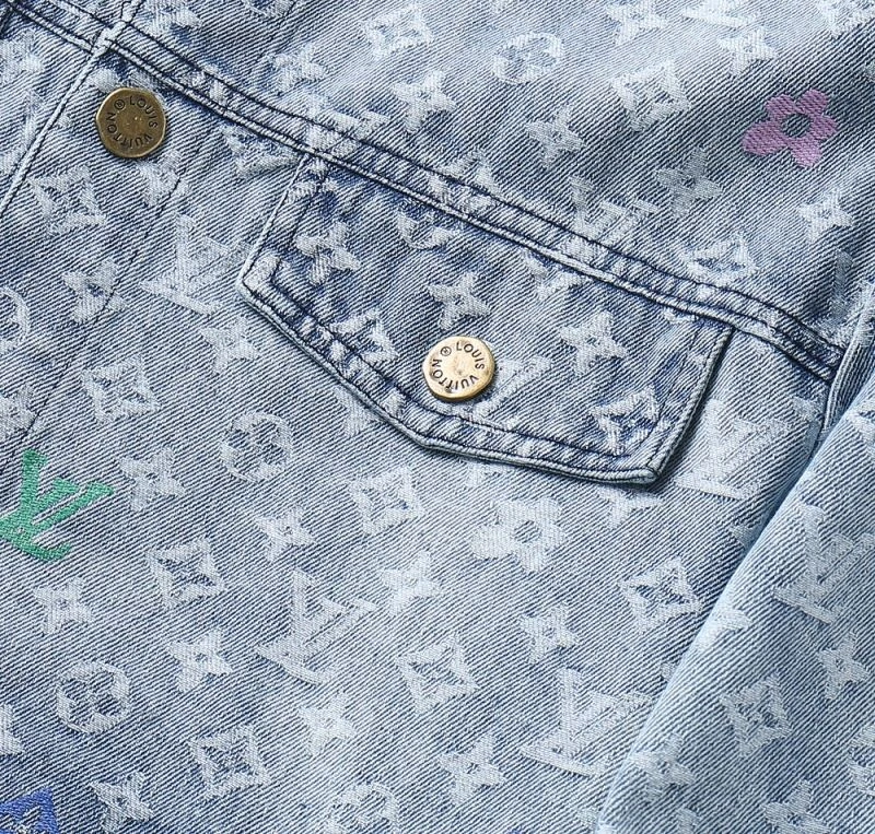 Casual Louis Vuitton Outwear 136613