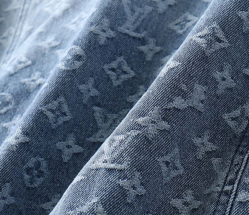 Casual Louis Vuitton Outwear 136613