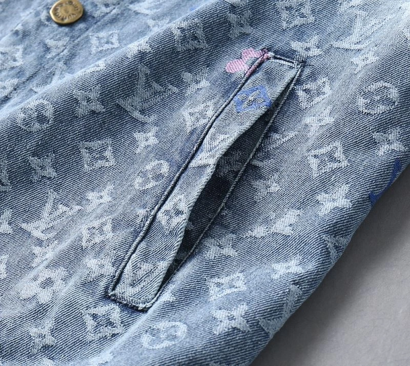 Casual Louis Vuitton Outwear 136613