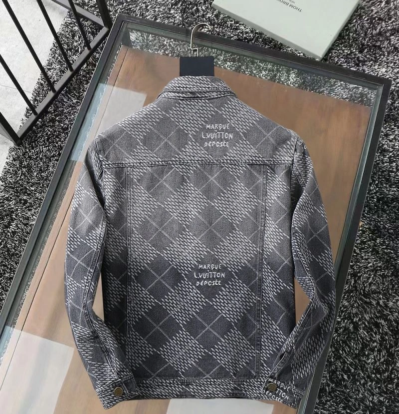 Elegant Louis Vuitton Outwear 136608