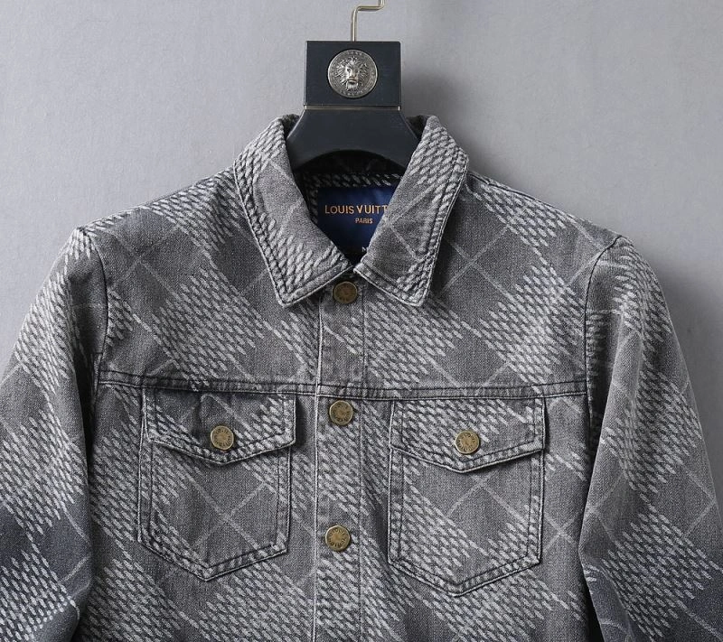 Elegant Louis Vuitton Outwear 136608