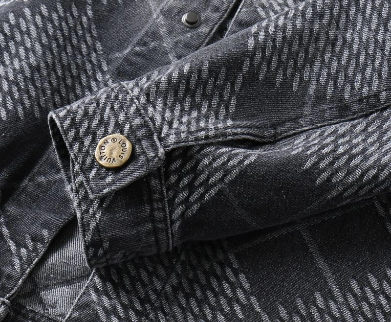 Elegant Louis Vuitton Outwear 136608