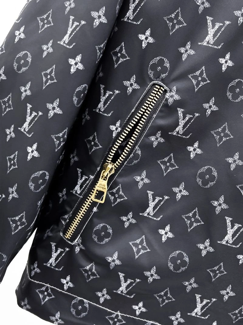 Louis Vuitton Outwear Snug 136604