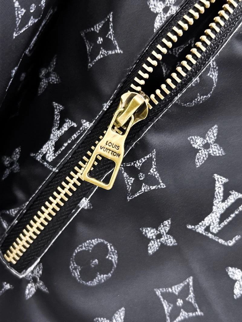 Louis Vuitton Outwear Snug 136604