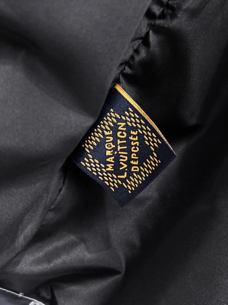 Louis Vuitton Outwear Snug 136604