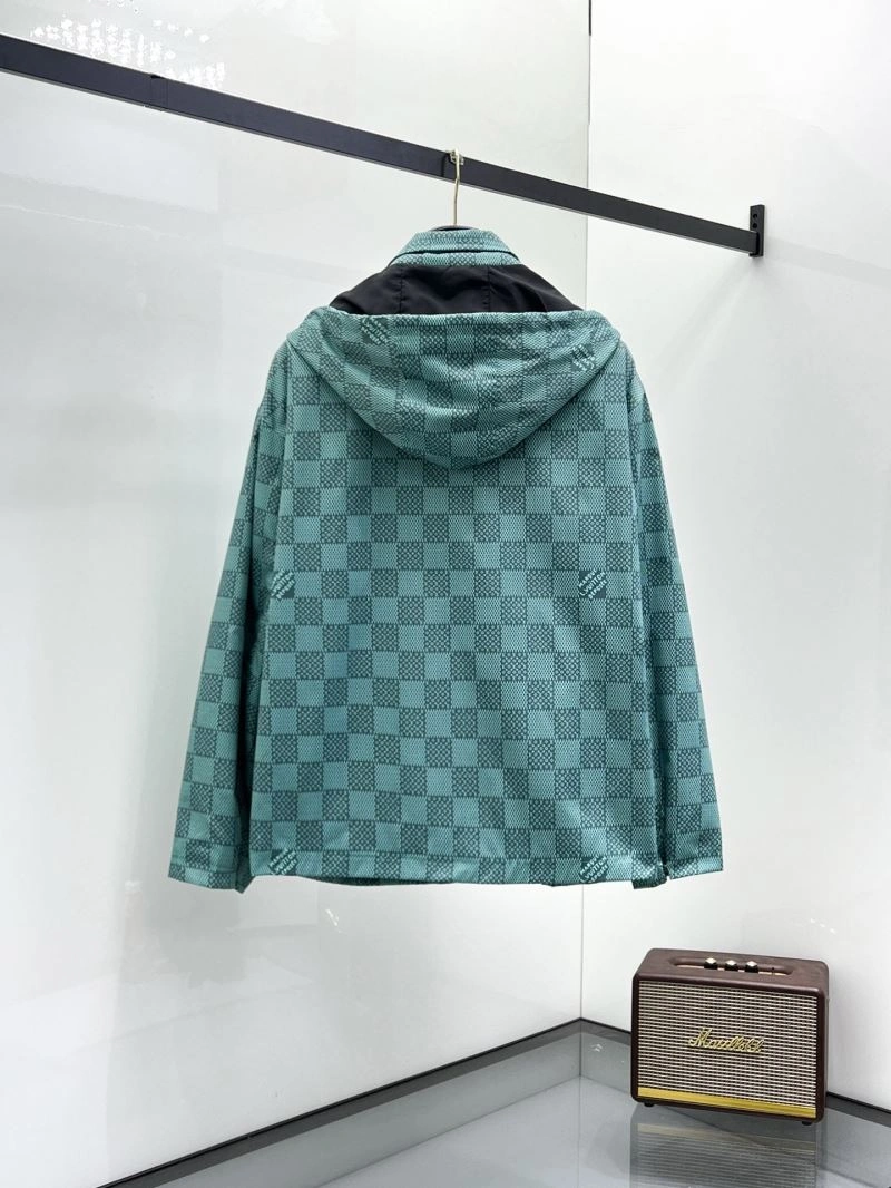 Refined Louis Vuitton Outwear 136605