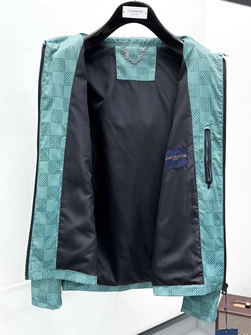 Refined Louis Vuitton Outwear 136605