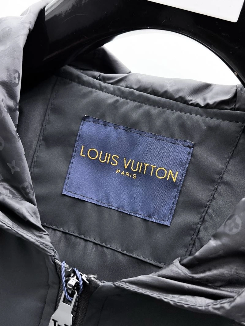 Functional Louis Vuitton Outwear 136597