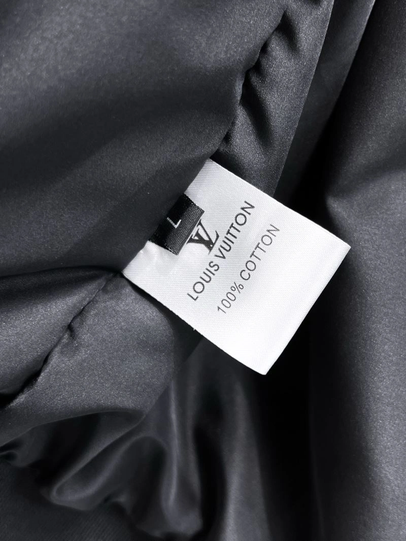 Functional Louis Vuitton Outwear 136597