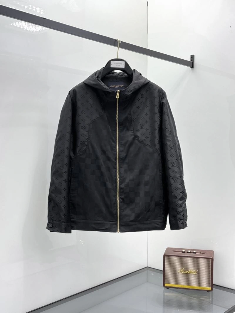 AllSeason Louis Vuitton Outwear 136601
