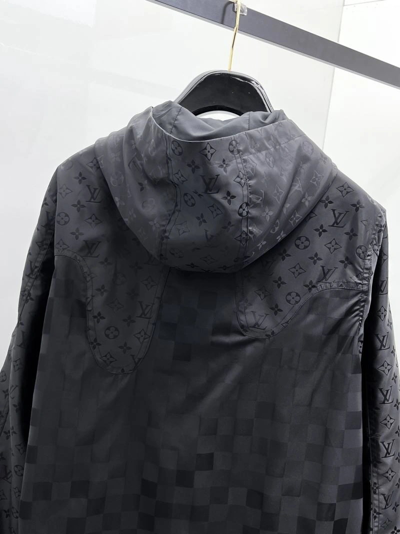 AllSeason Louis Vuitton Outwear 136601