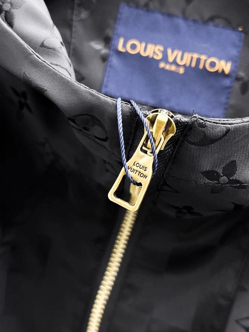 AllSeason Louis Vuitton Outwear 136601