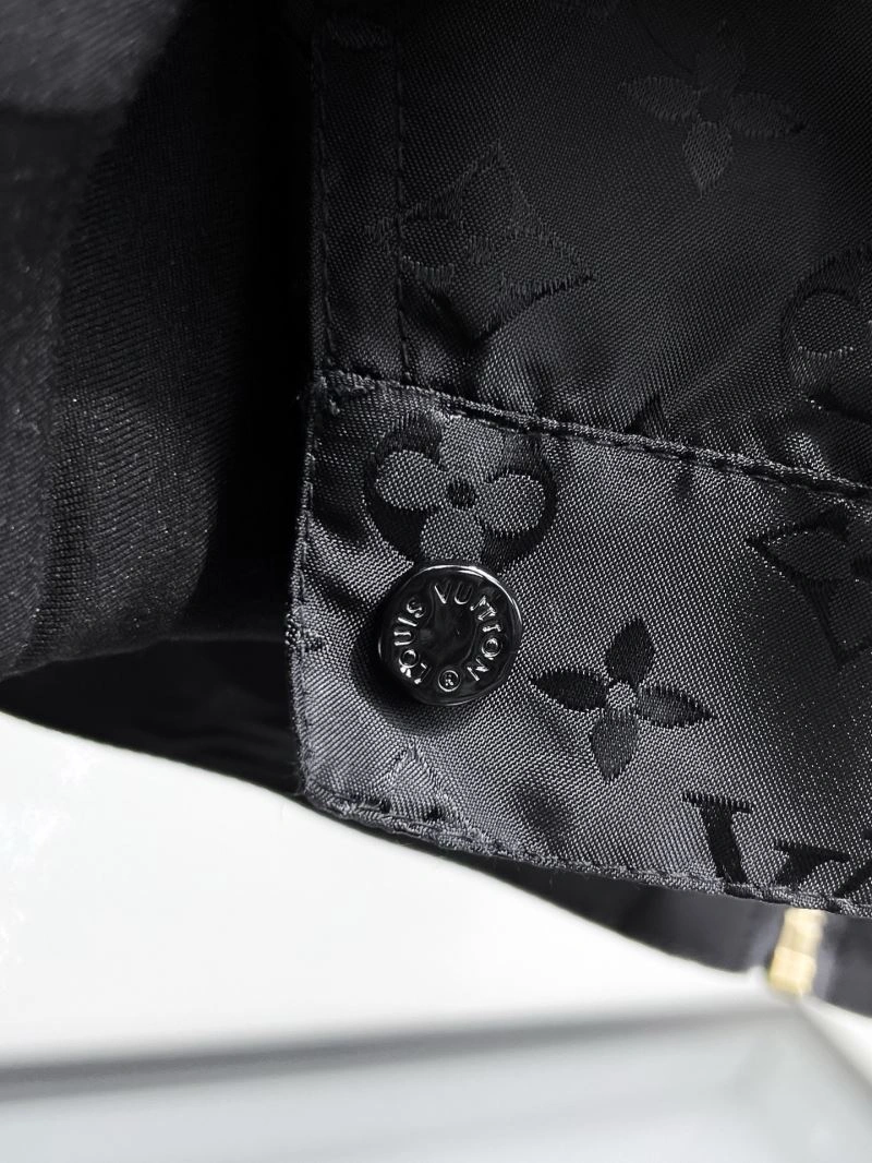 AllSeason Louis Vuitton Outwear 136601
