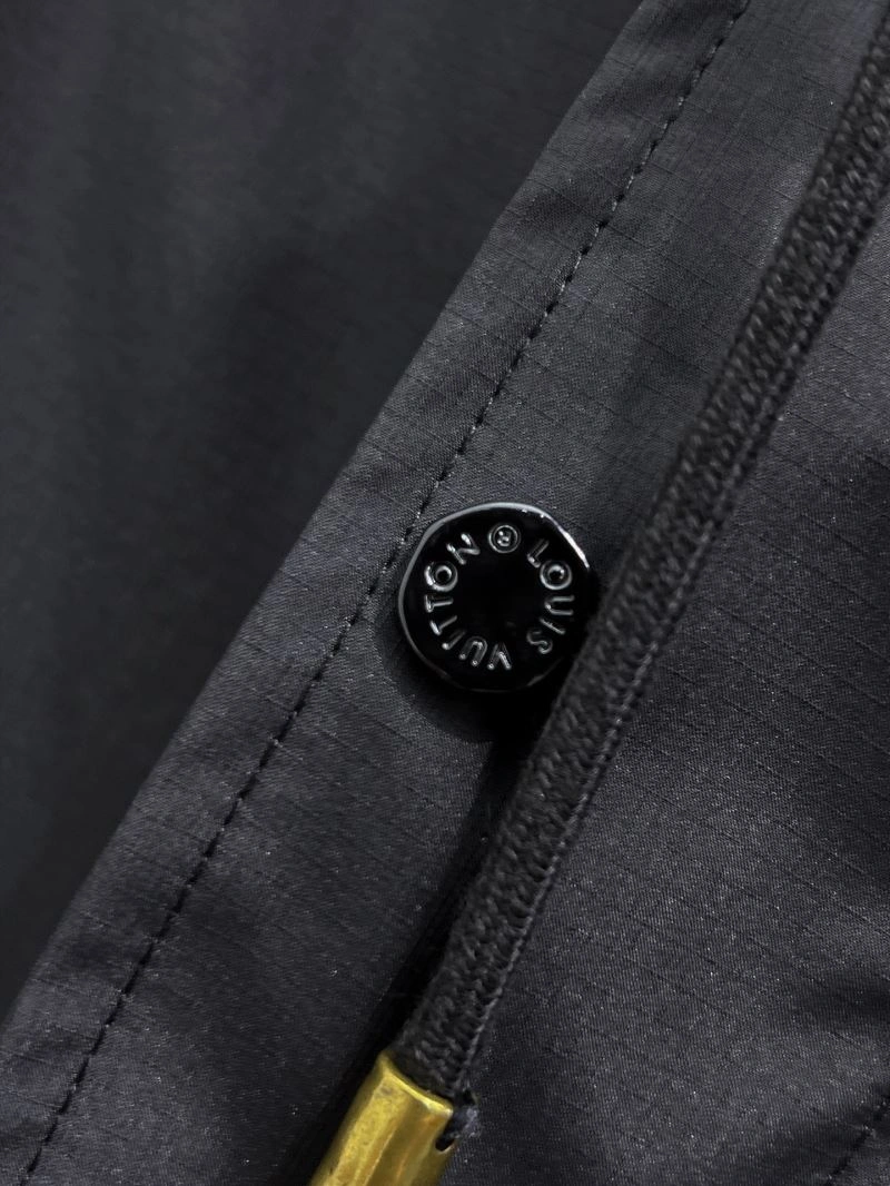 Louis Vuitton Outwear Effortless 136602