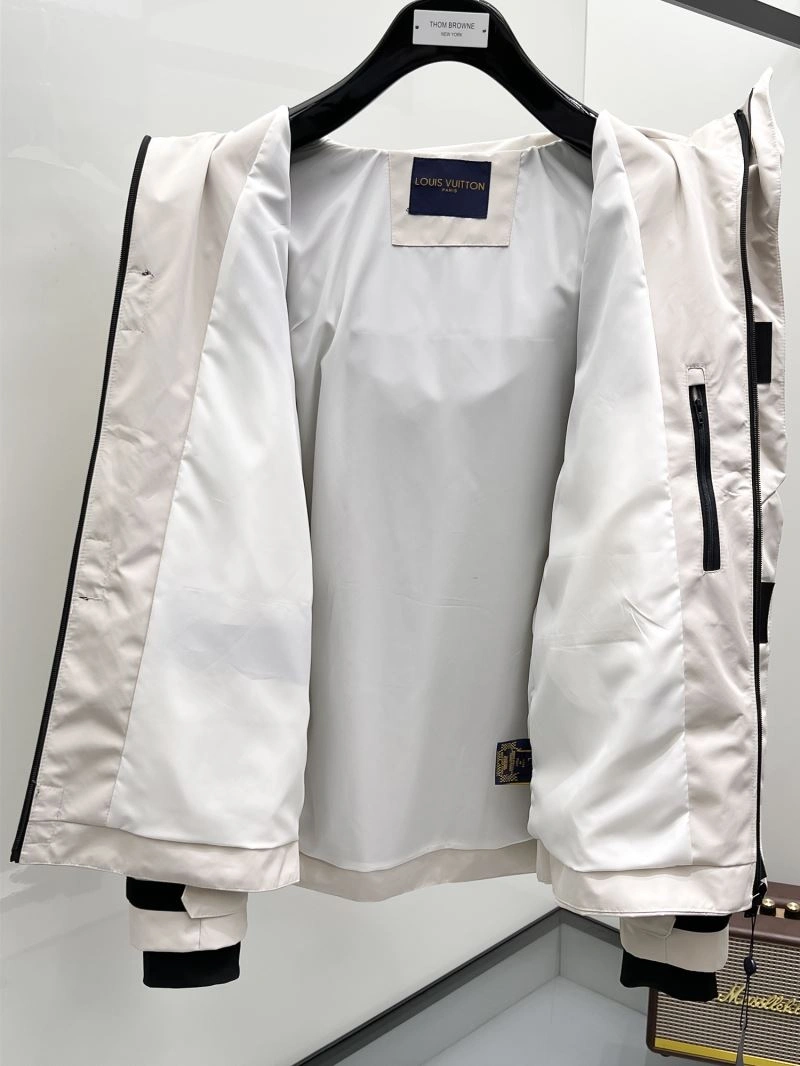 Durable Louis Vuitton Outwear 136596