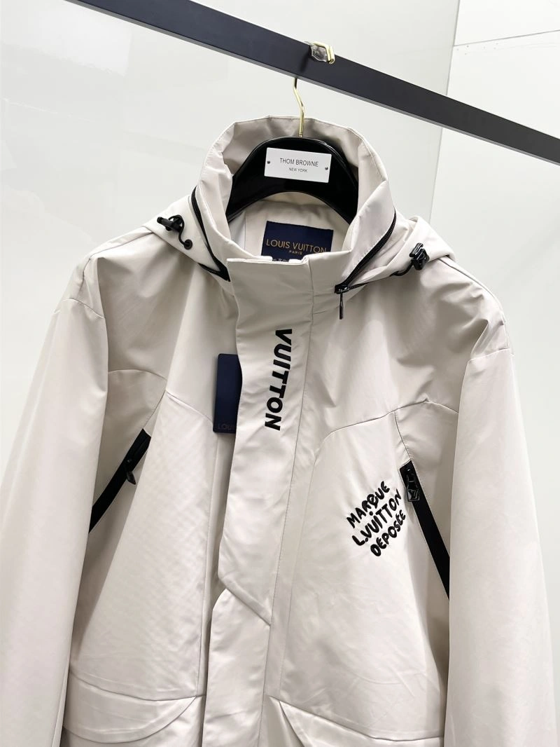 Durable Louis Vuitton Outwear 136596
