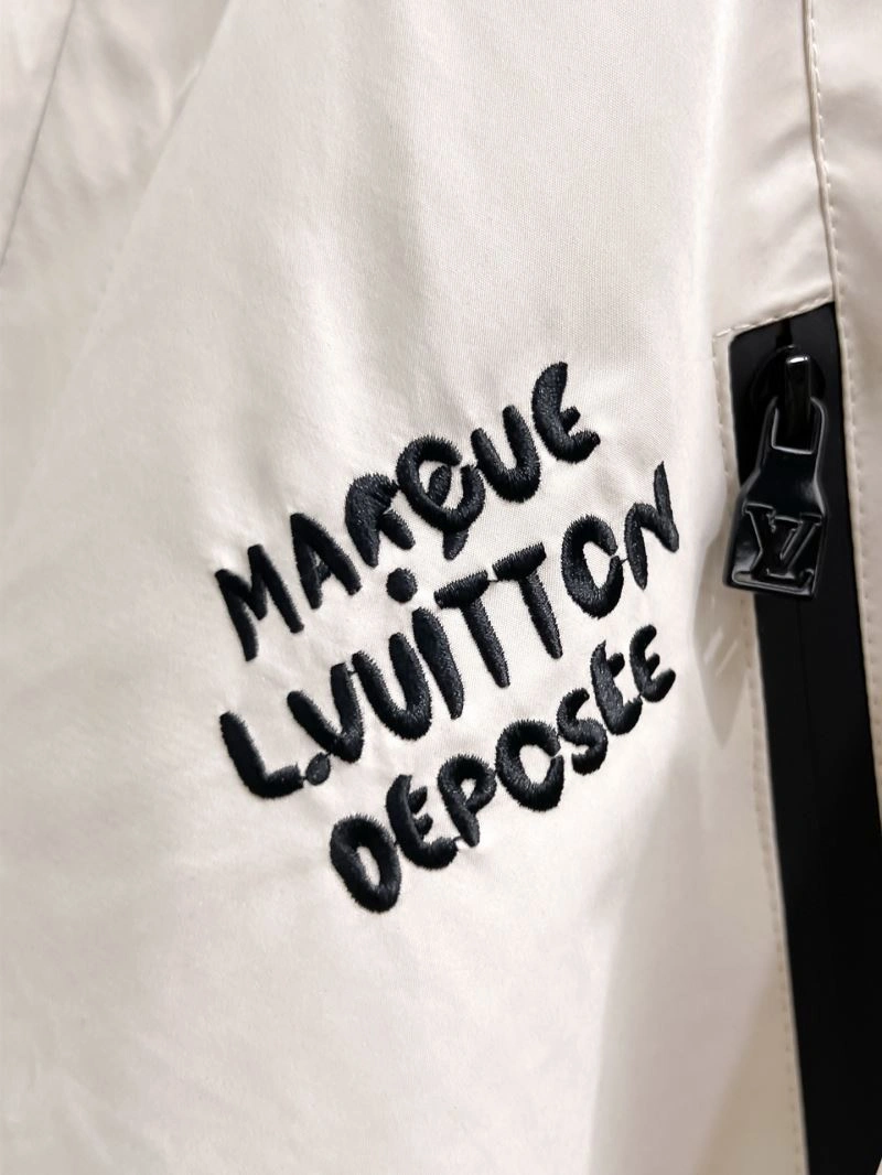 Durable Louis Vuitton Outwear 136596