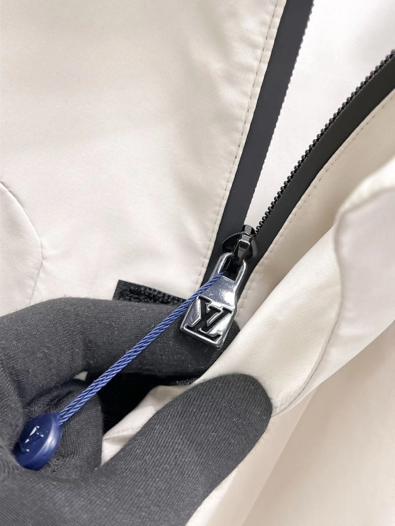 Durable Louis Vuitton Outwear 136596