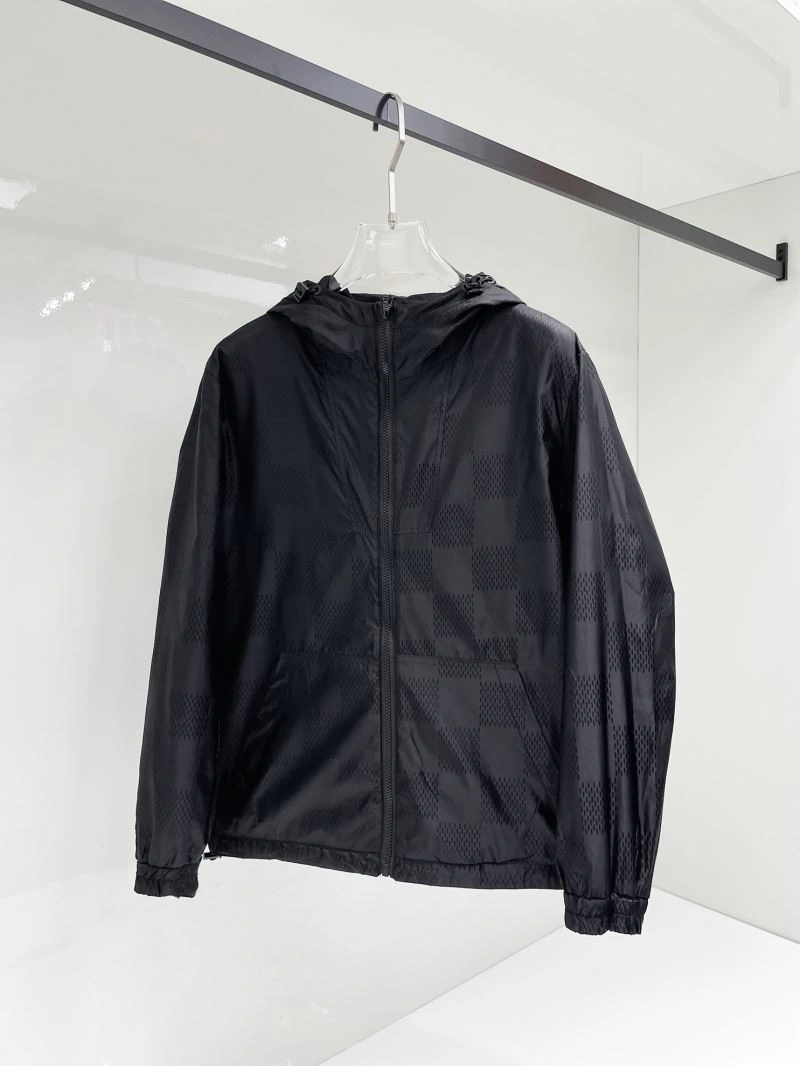 Functional Louis Vuitton Outwear 136589