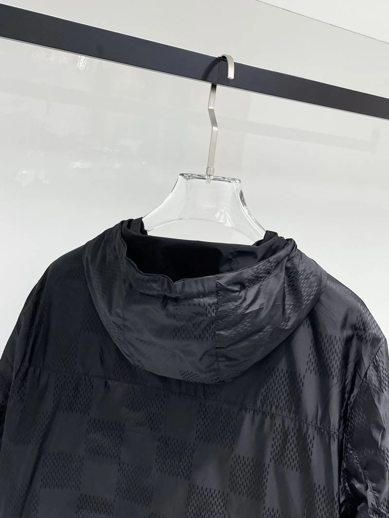 Functional Louis Vuitton Outwear 136589