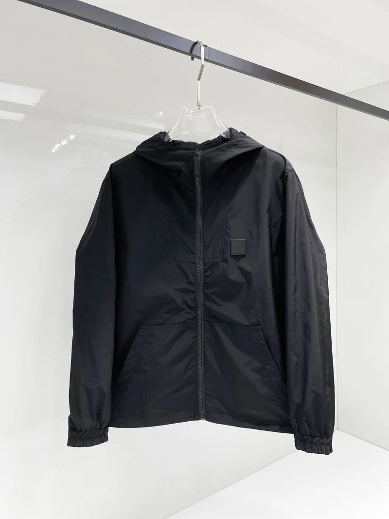 Functional Louis Vuitton Outwear 136589