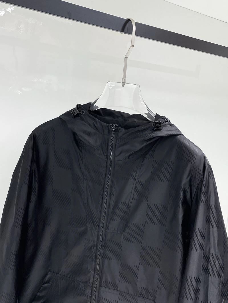 Functional Louis Vuitton Outwear 136589