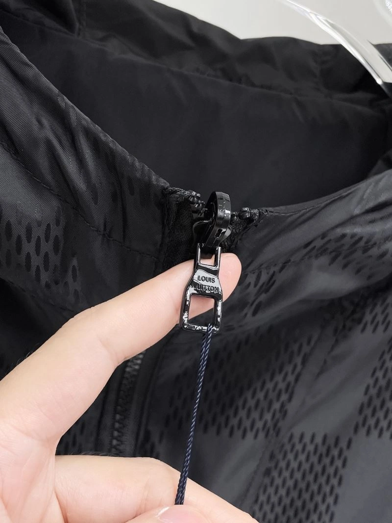 Functional Louis Vuitton Outwear 136589