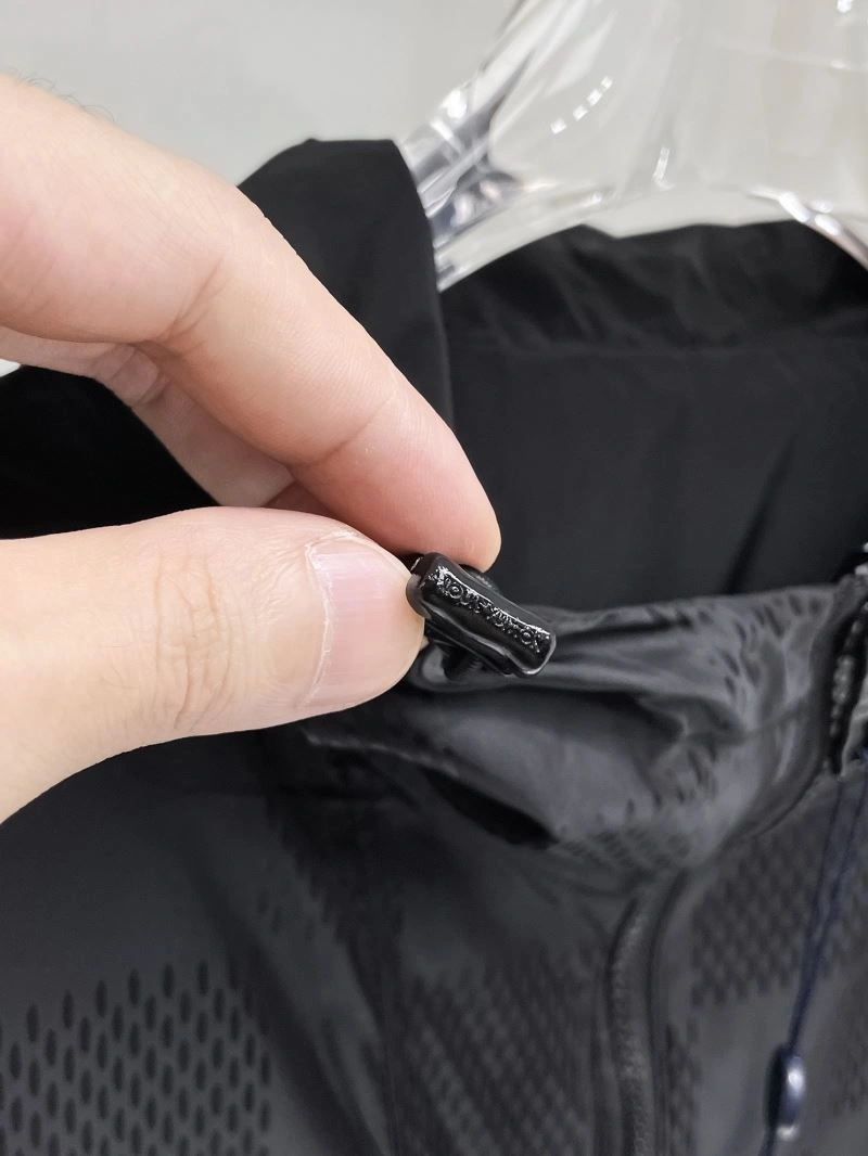 Functional Louis Vuitton Outwear 136589