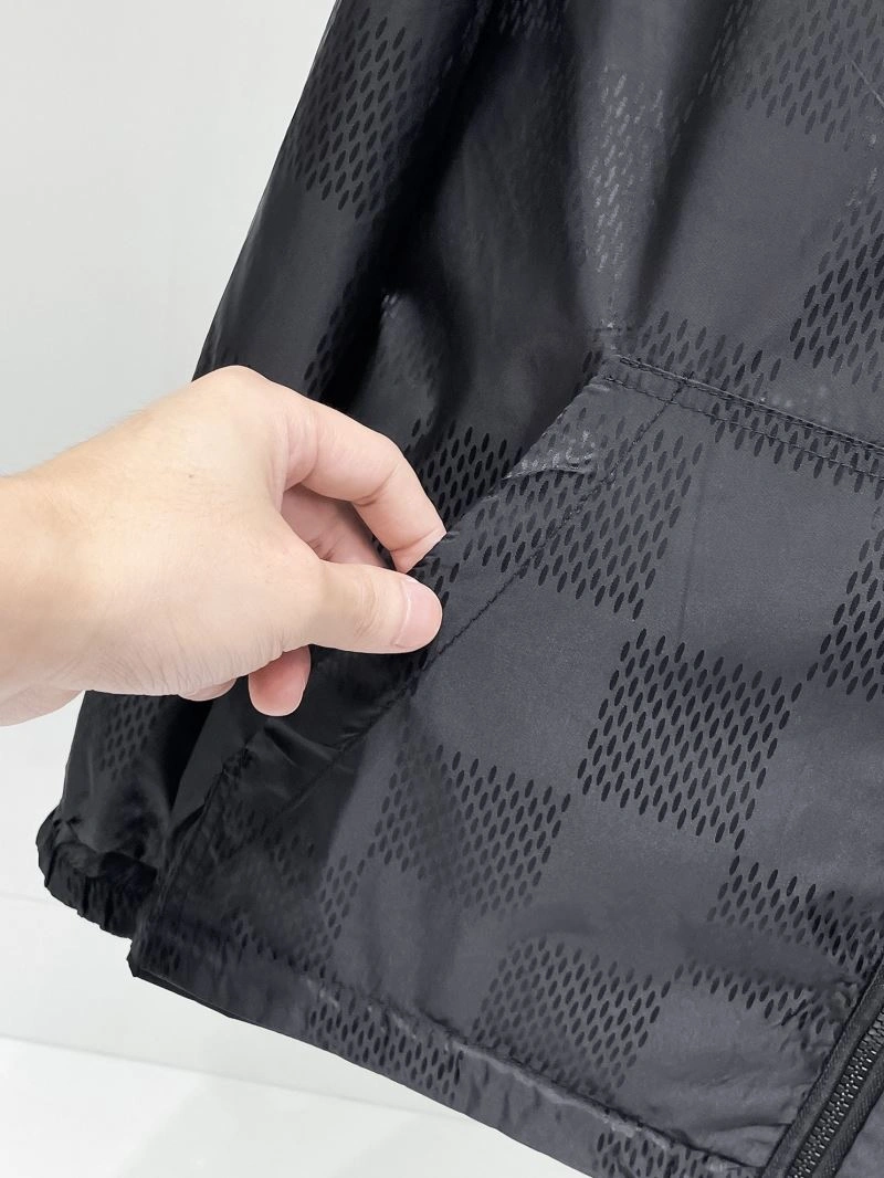 Functional Louis Vuitton Outwear 136589