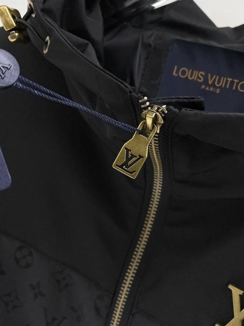 Louis Vuitton Outwear AllSeason 136587