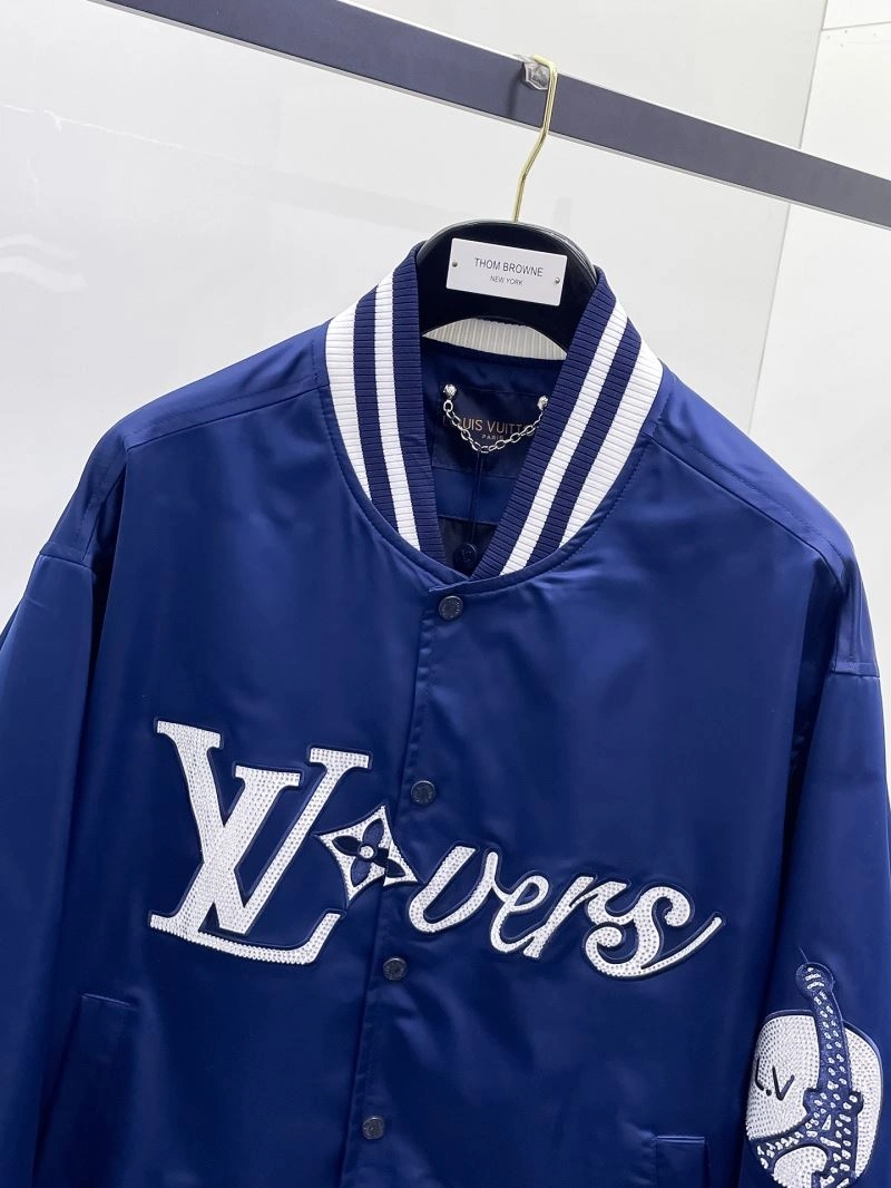 Louis Vuitton Outwear Minimalist 136585