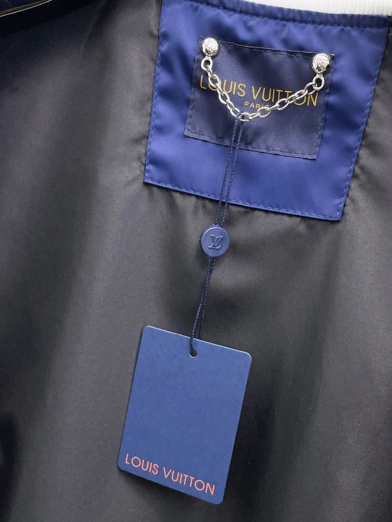 Louis Vuitton Outwear Minimalist 136585