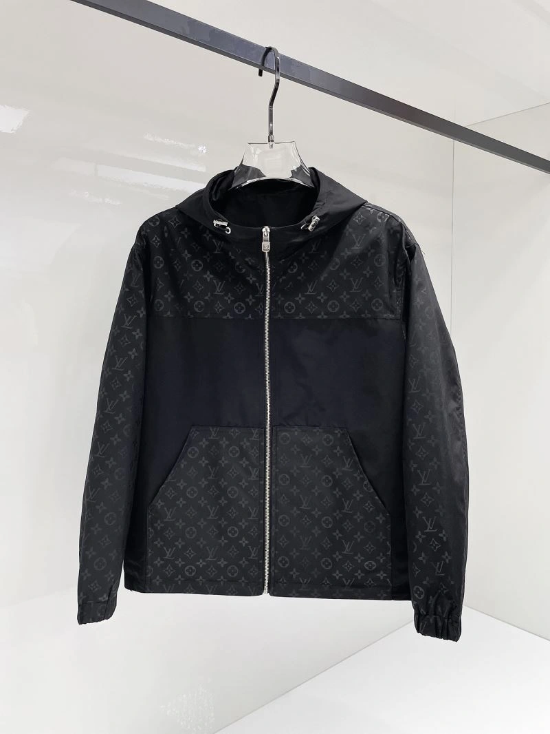 Louis Vuitton Outwear Sporty 136578