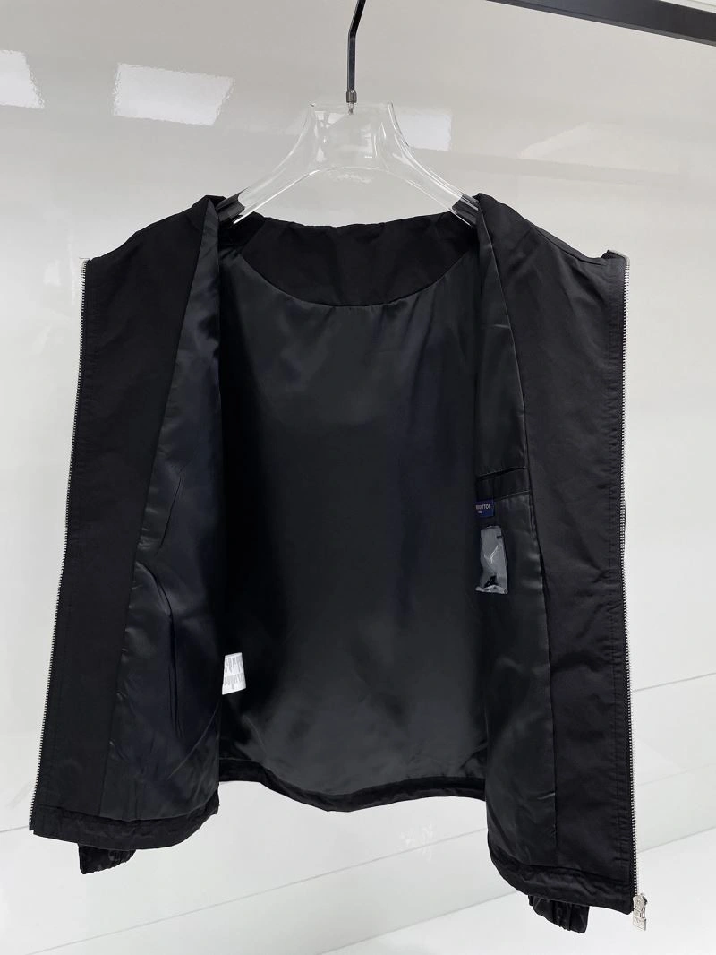 Louis Vuitton Outwear Sporty 136578
