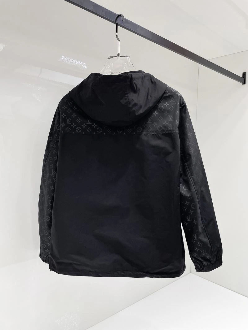 Louis Vuitton Outwear Sporty 136578