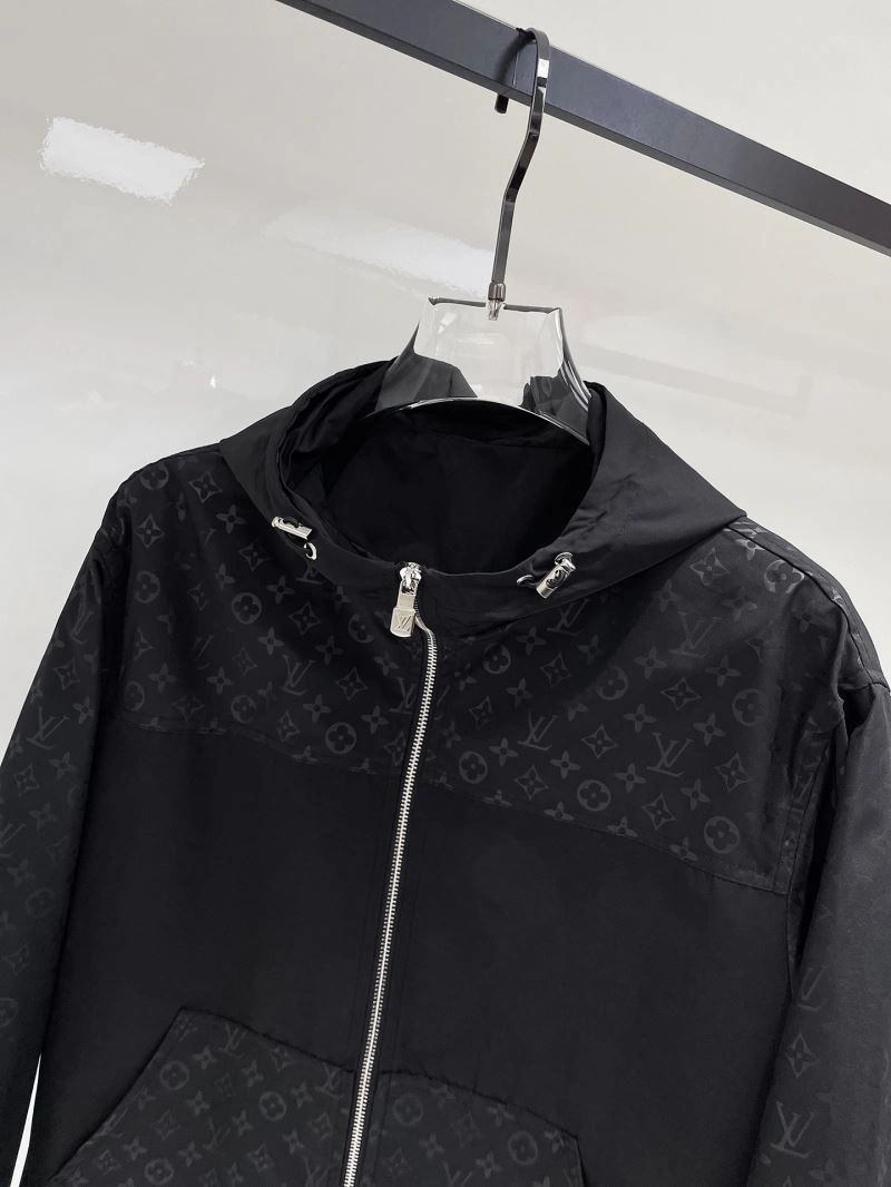 Louis Vuitton Outwear Sporty 136578