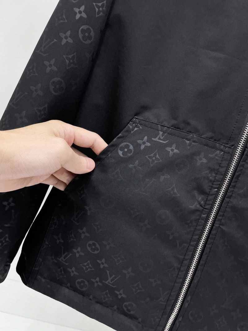 Louis Vuitton Outwear Sporty 136578