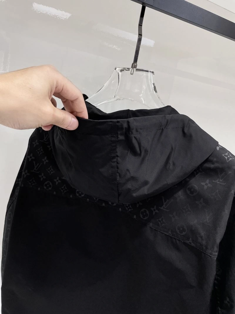 Louis Vuitton Outwear Sporty 136578