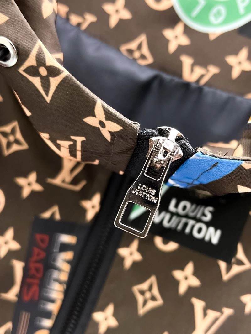OdorResistant Louis Vuitton Outwear 136573