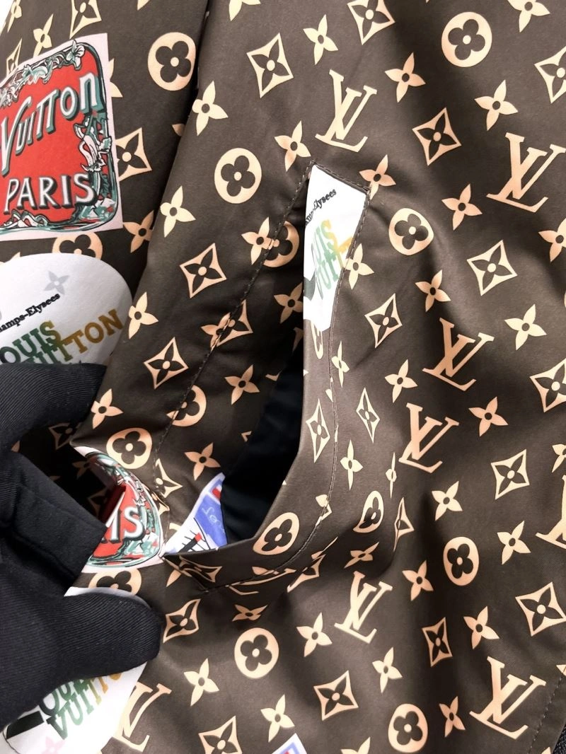 OdorResistant Louis Vuitton Outwear 136573