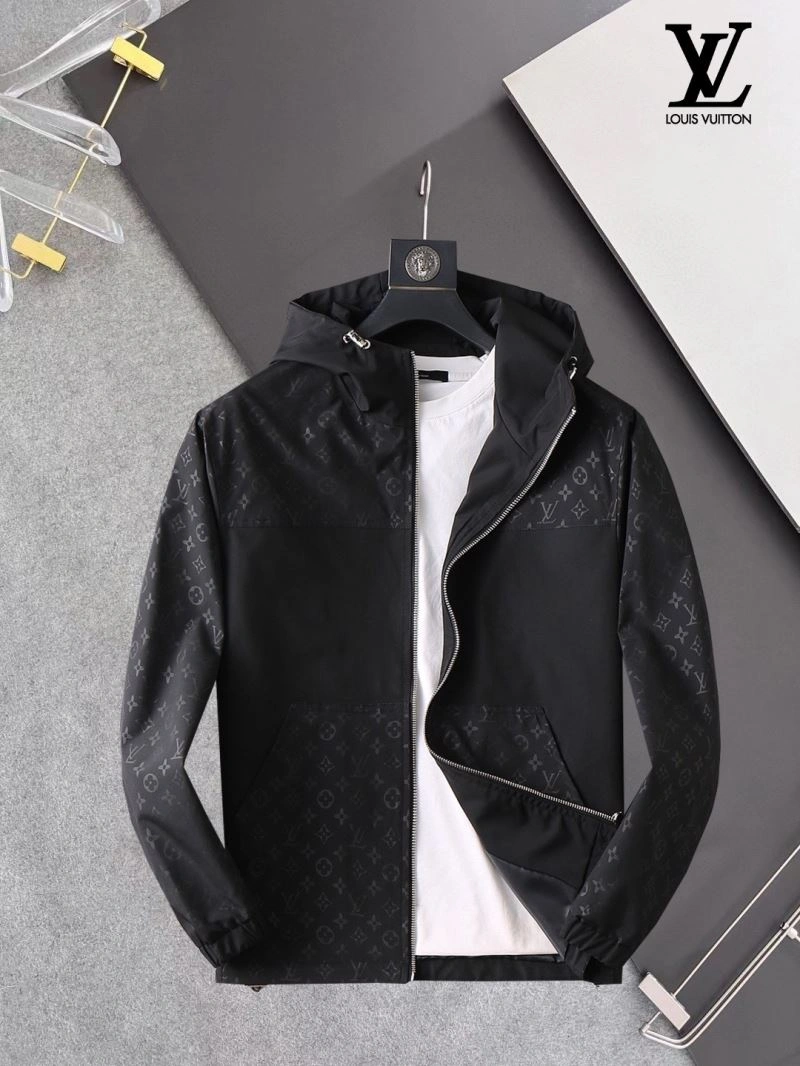 MultiPurpose Louis Vuitton Outwear 136552