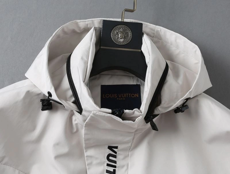 Sustainable Louis Vuitton Outwear 136564
