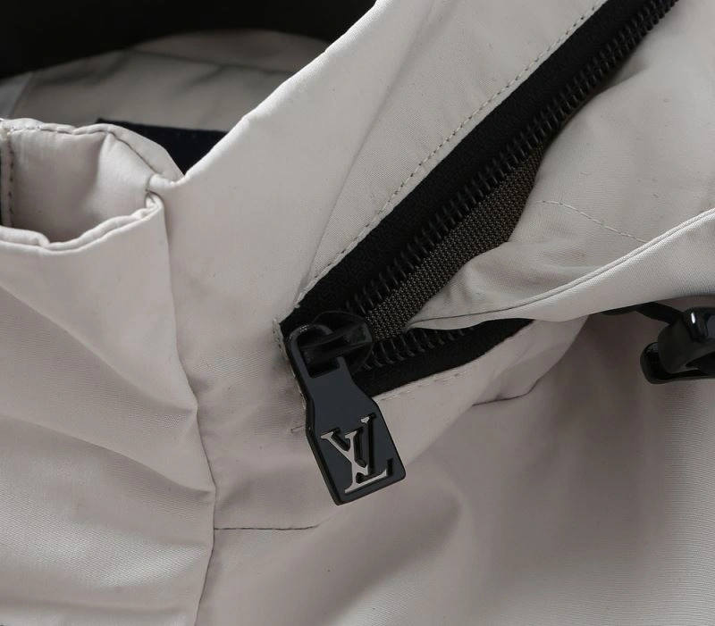 Sustainable Louis Vuitton Outwear 136564