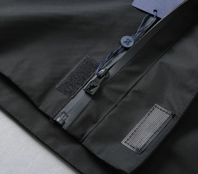 OdorResistant Louis Vuitton Outwear 136565