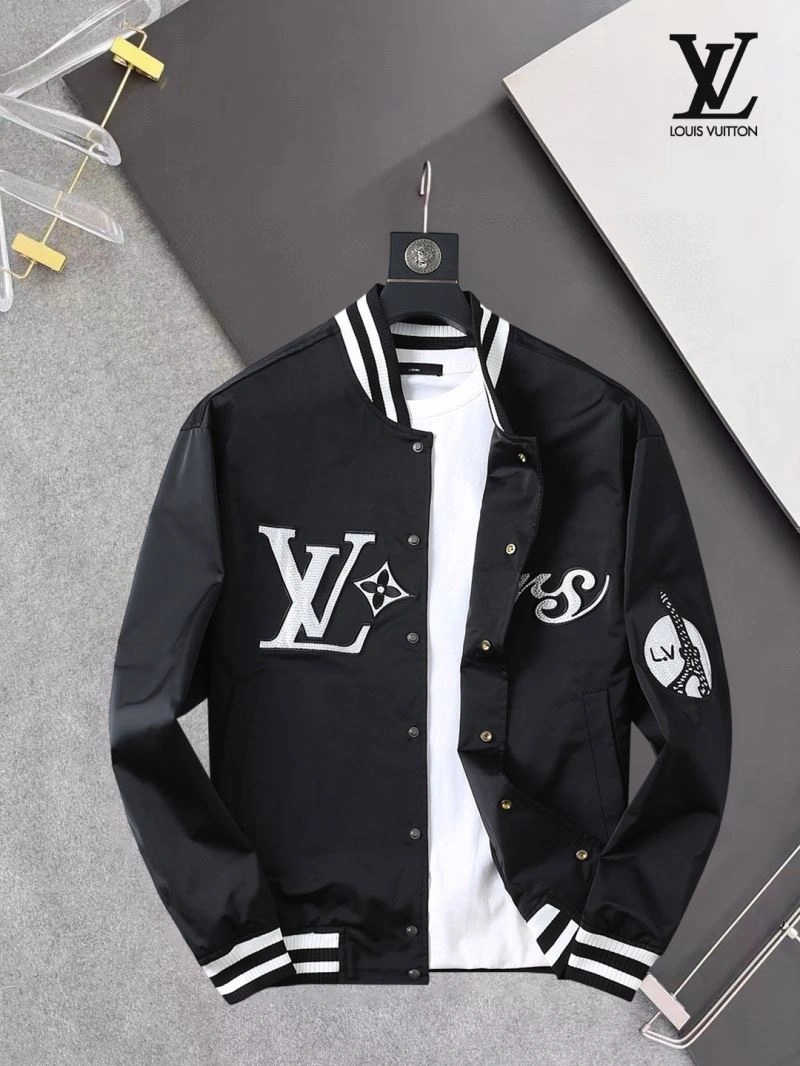 Chic Louis Vuitton Outwear 136555