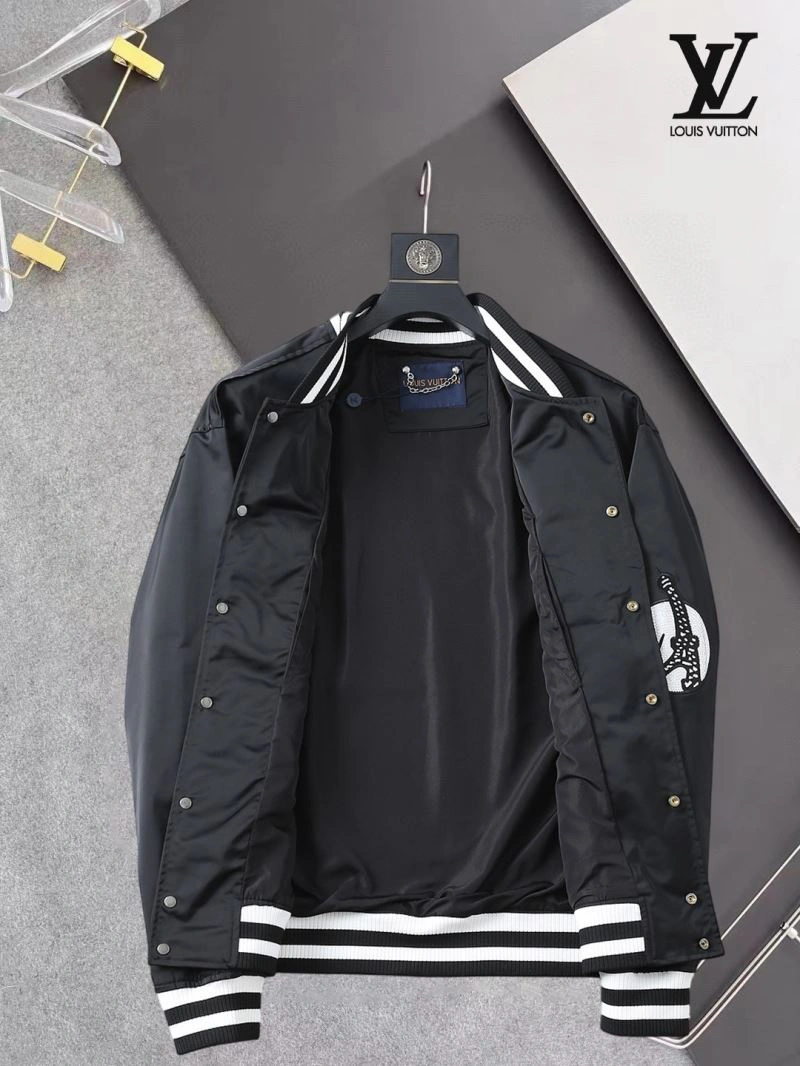 Chic Louis Vuitton Outwear 136555