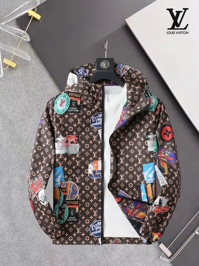 Louis Vuitton Outwear Compact 136562