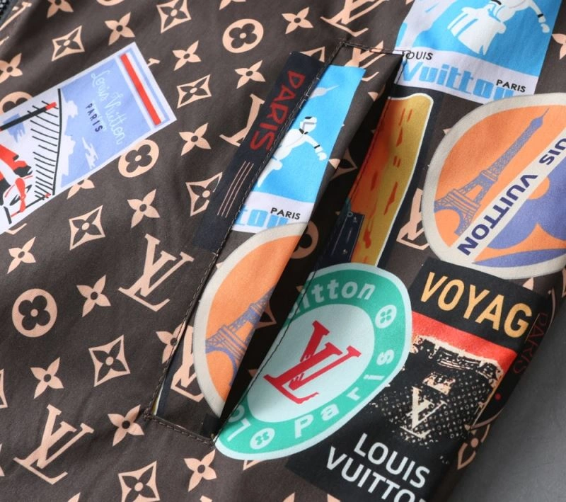 Louis Vuitton Outwear Compact 136562