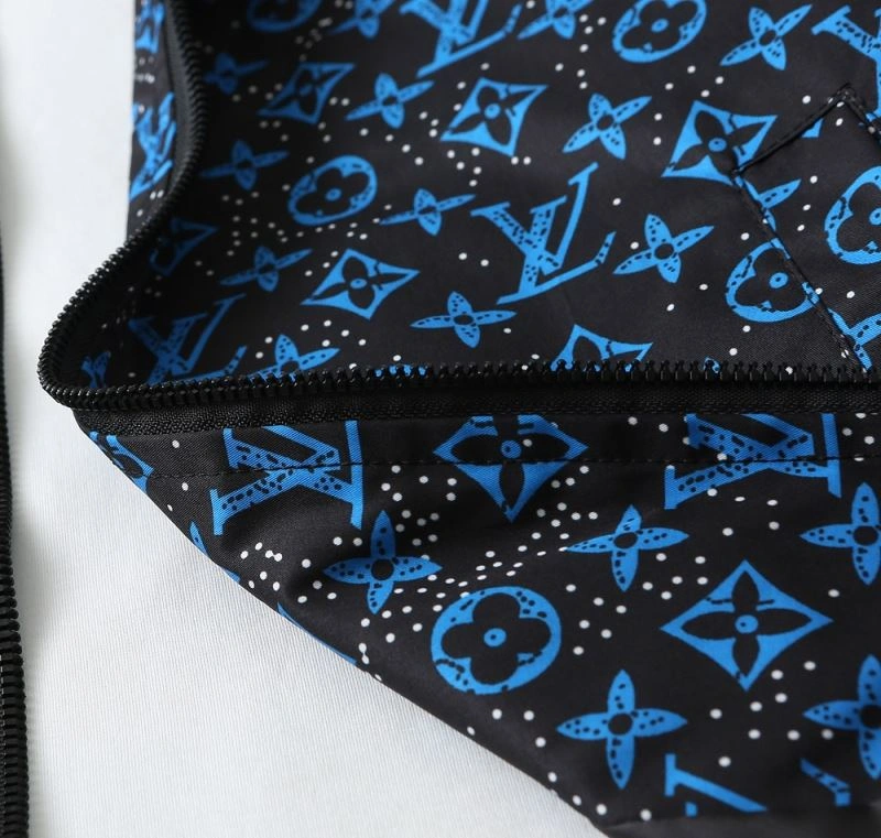 Effortless Louis Vuitton Outwear 136556