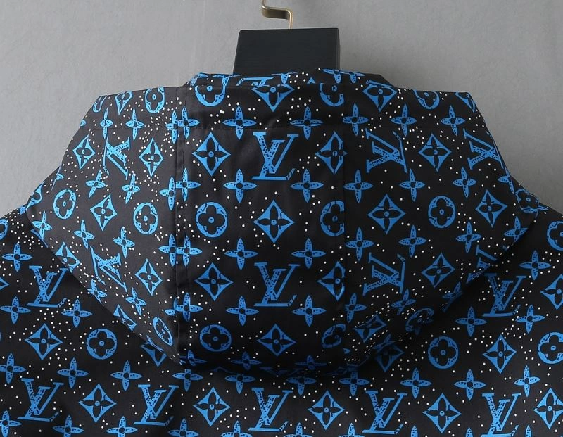 Effortless Louis Vuitton Outwear 136556